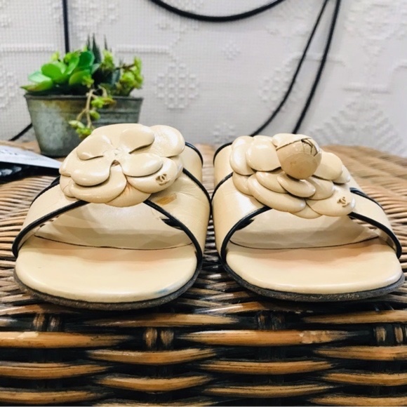 ⭐️🌟Authentic CHANEL Camellia CC Slide Sandals Sz 39 - Picture 7 of 11